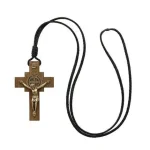 crucifixo-com-cordao-7-cm